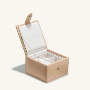 Mejuri Small Jewelry Box, Beige